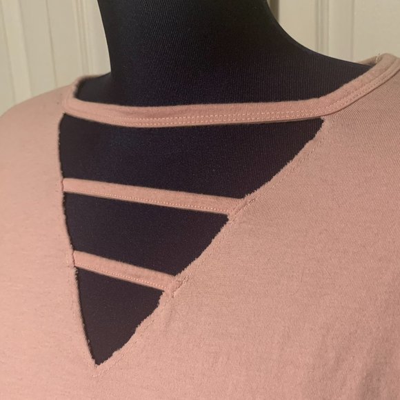 PINK V-neck Cutout Long Sleeved Shirt - Picture 2 of 6